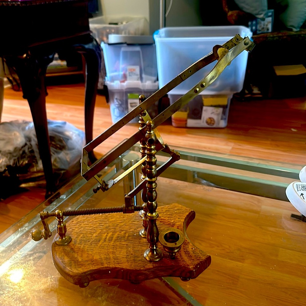 Wine pourer